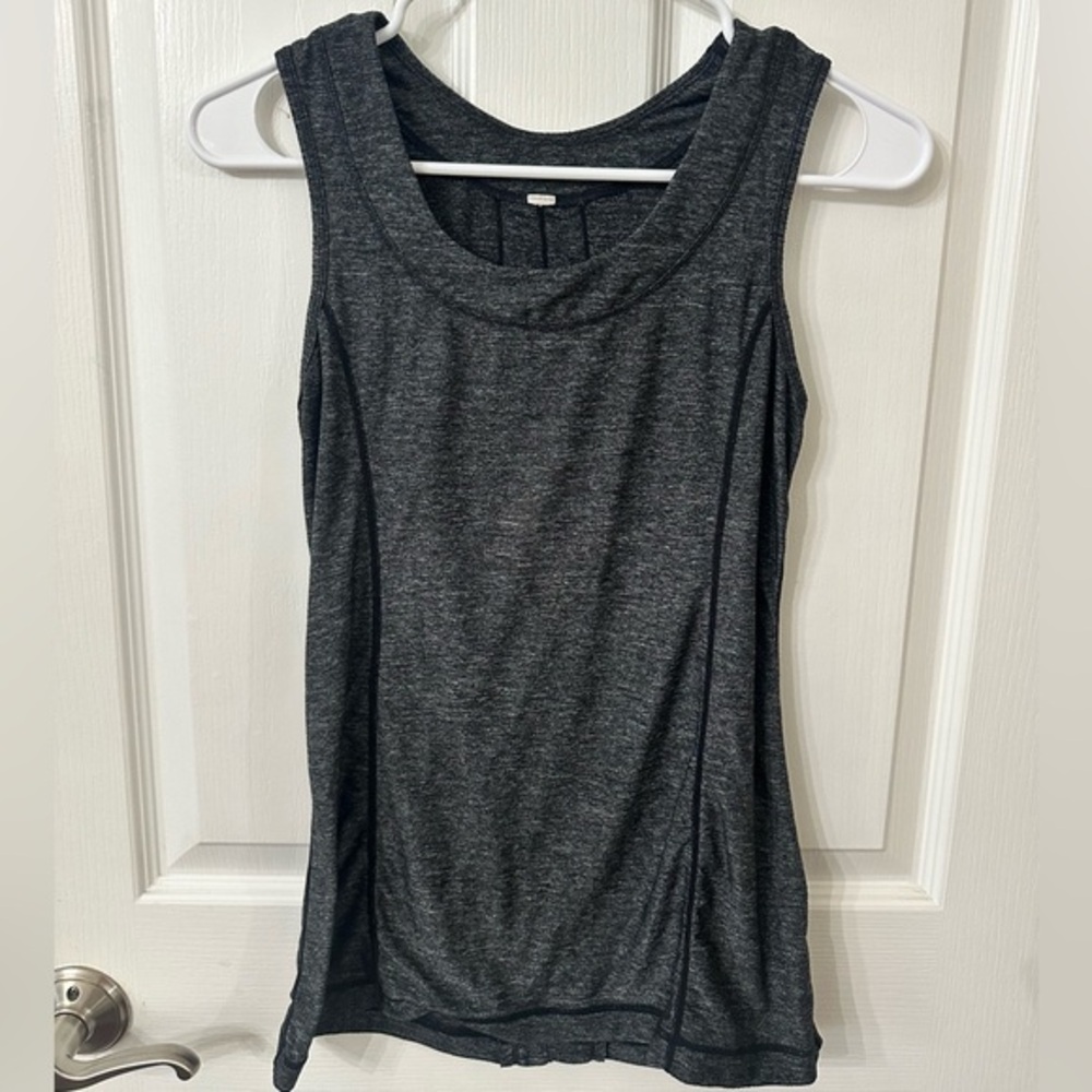 Lululemon Run Free Tank, size 6